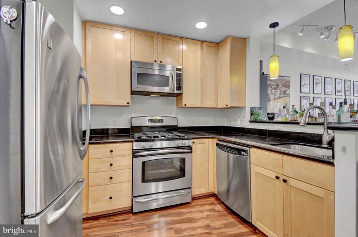 Property Photo: 3600 S Glebe Road 327W VA 22202