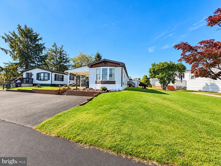 Property Photo:  303 Meadow Court  PA 19454 