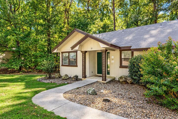 Property Photo:  21 Sandalo Lane  AR 71909 