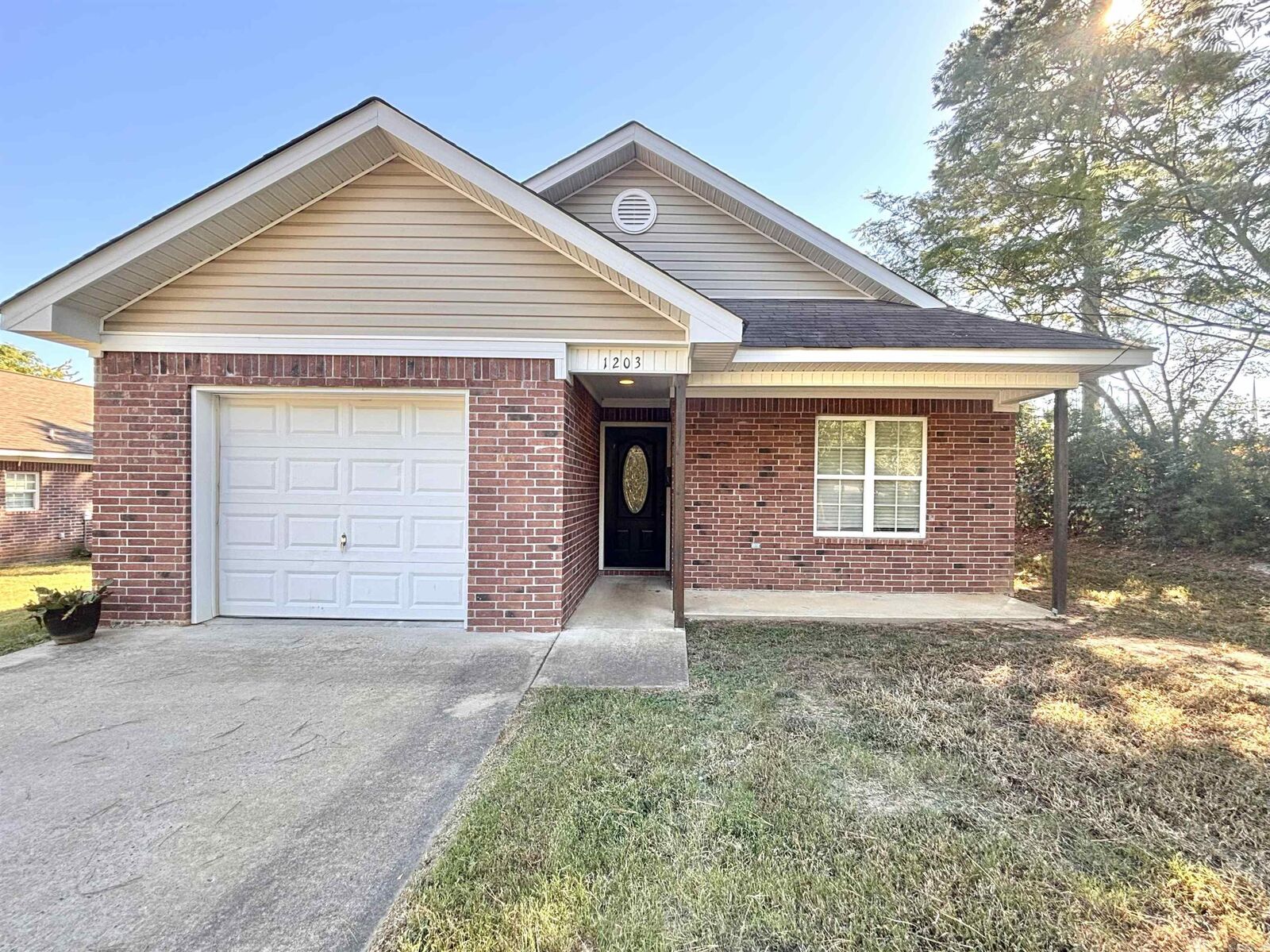 Property Photo:  1203 N Olive Street  AR 72019 
