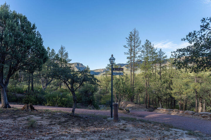 Property Photo:  187 W Knoll Drive  AZ 85541 