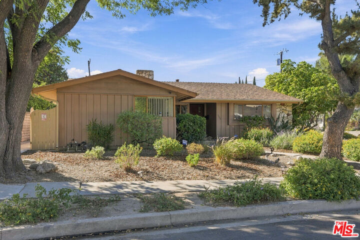 Property Photo:  5525 Saloma Ave  CA 91411 