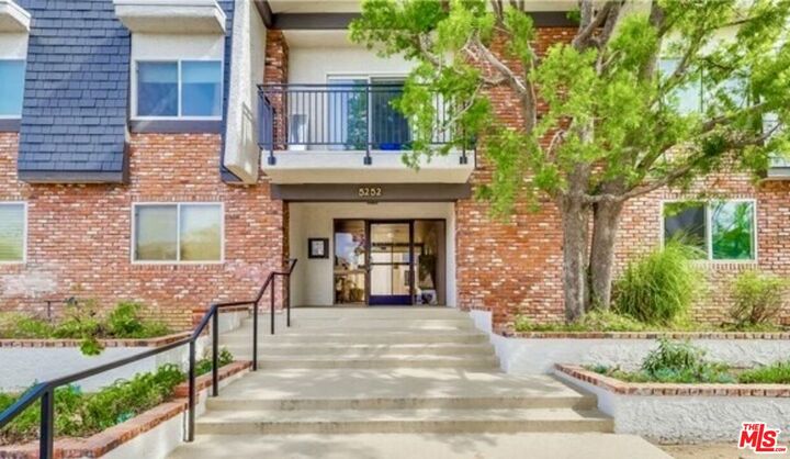 Property Photo: 5252 Coldwater Canyon Ave, Unit 207 CA 91401