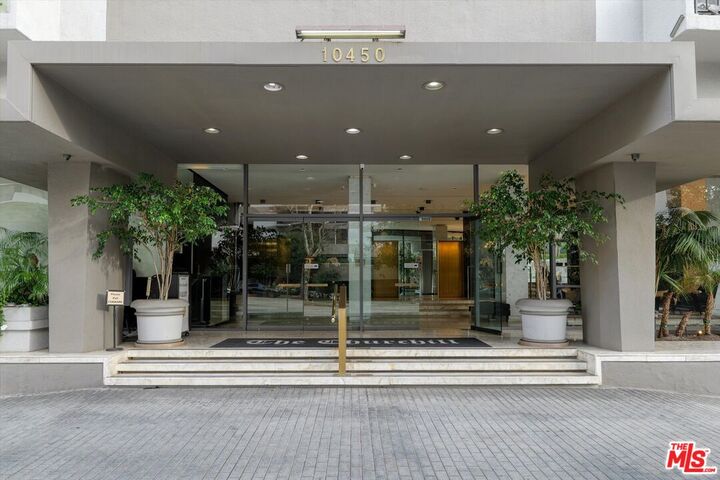 Property Photo:  10450 Wilshire Blvd, Unit 4F  CA 90024 