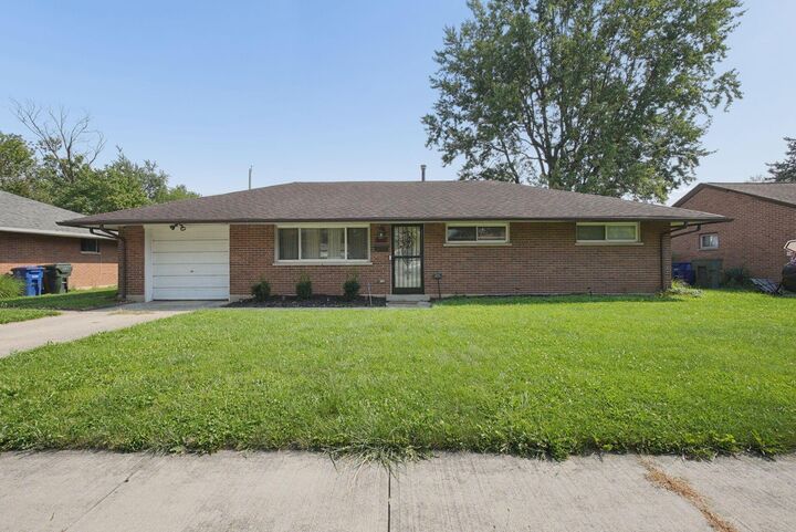 Property Photo: 3513 Roswell Drive OH 43227