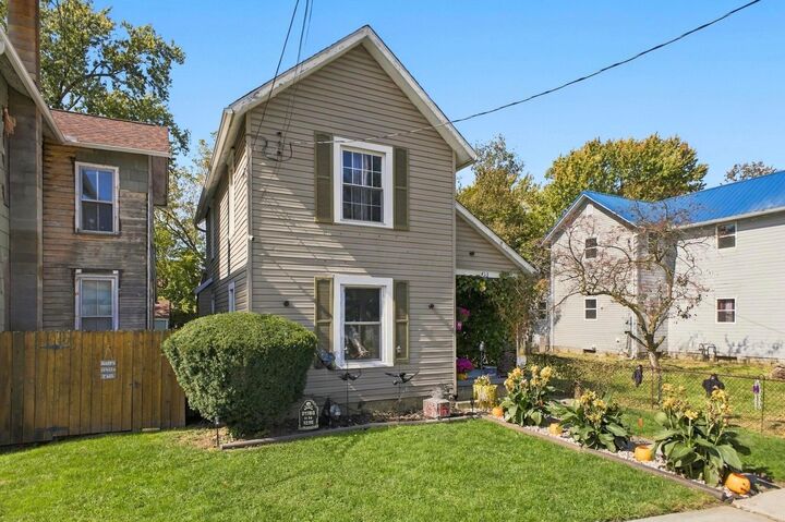 Property Photo:  453 Cherry Street  OH 43302 