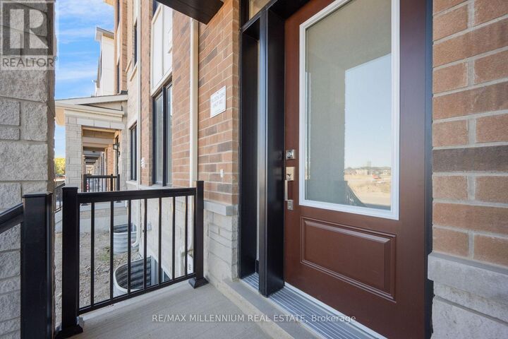 Property Photo:  10 Thornbird Crescent Main  ON L6V 3N5 