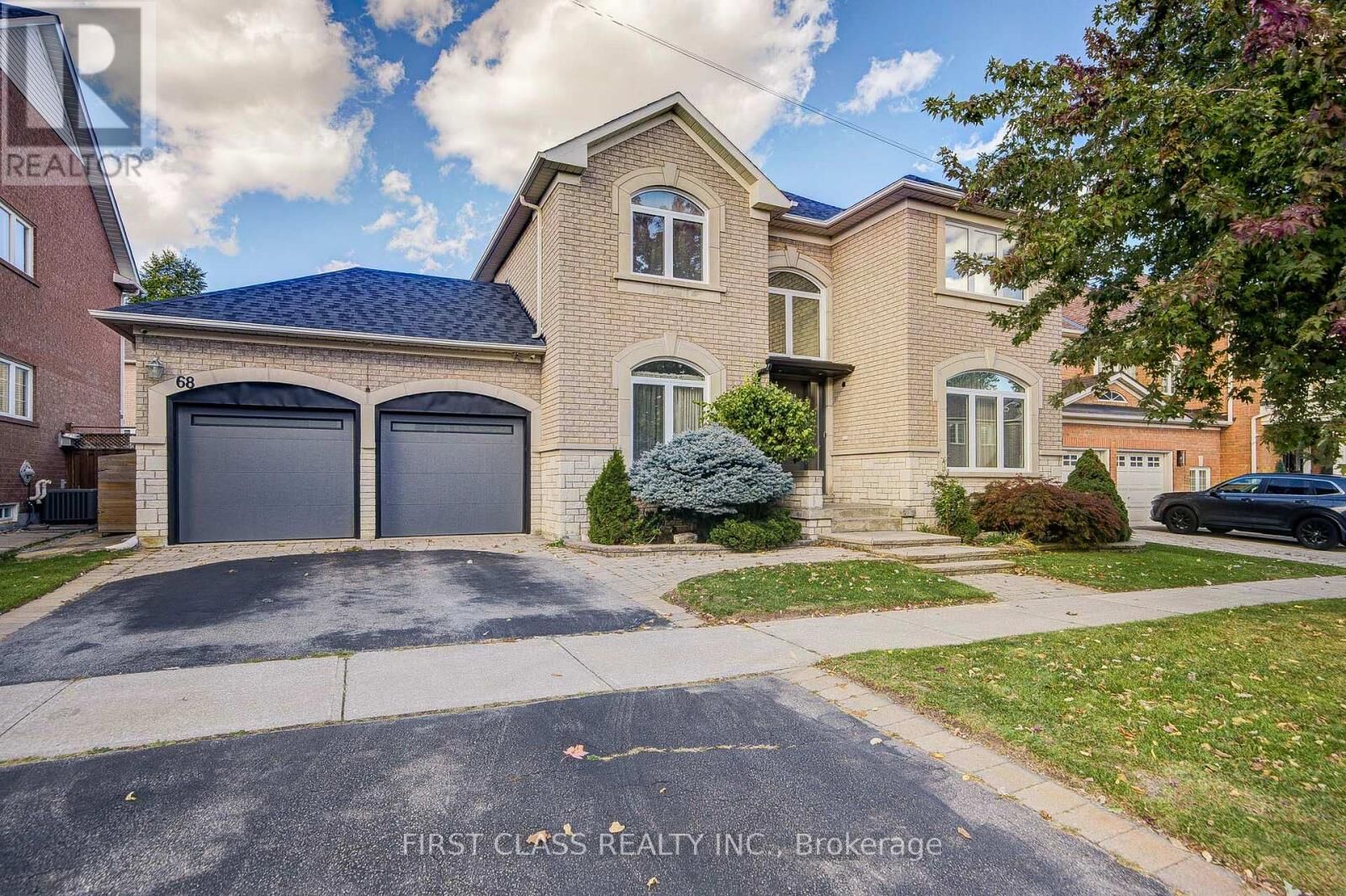 Property Photo:  68 Drawbridge Drive  ON L6C 2G8 