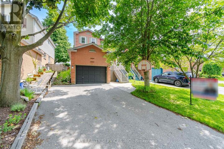 Property Photo:  15 Climie Court  ON L1C 4P5 