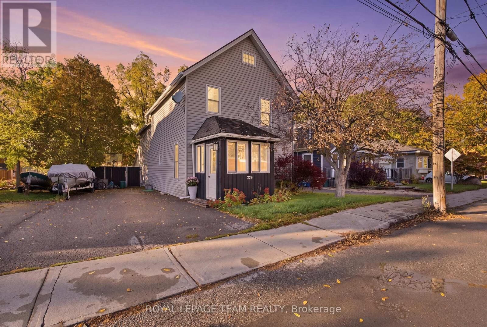 Property Photo:  224 Reuben Crescent  ON K0G 1J0 