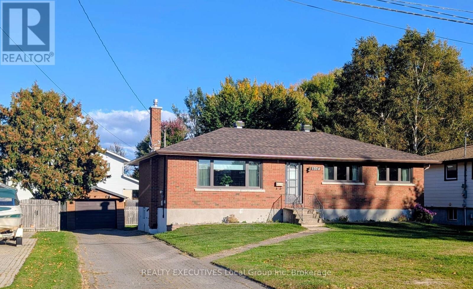 Property Photo:  1374 Chapais Street  ON P1B 6M4 
