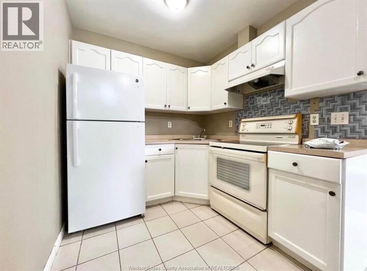 Property Photo:  1234 High Street 4  ON N8Y 4B2 