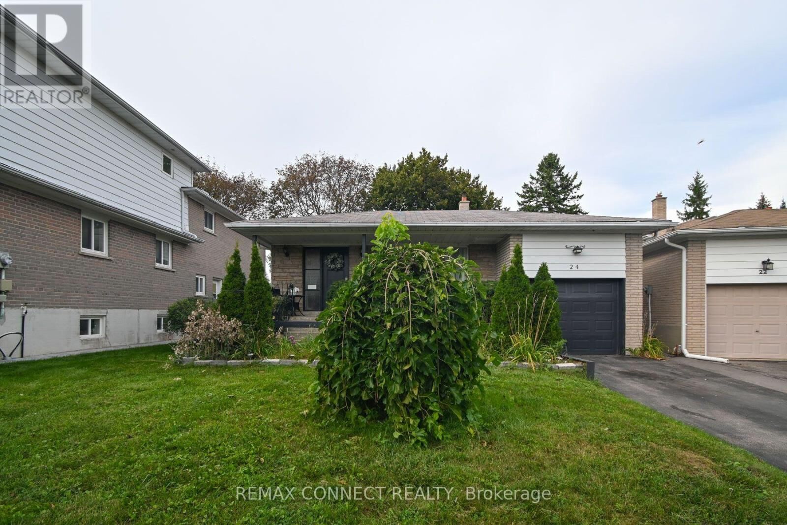 Property Photo: 24 Lalton Place ON M1E 1T4