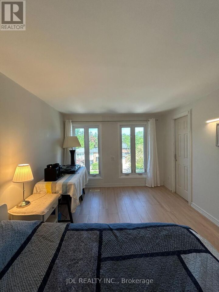Property Photo: 80 Mosedale Cres Crescent ON M2H 2L7