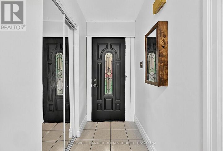 Property Photo:  130 Queen Street  ON L9R 1K6 