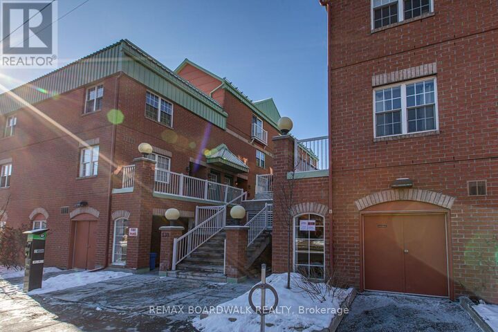 Property Photo:  130 Rochester Street 6  ON K1R 0A3 