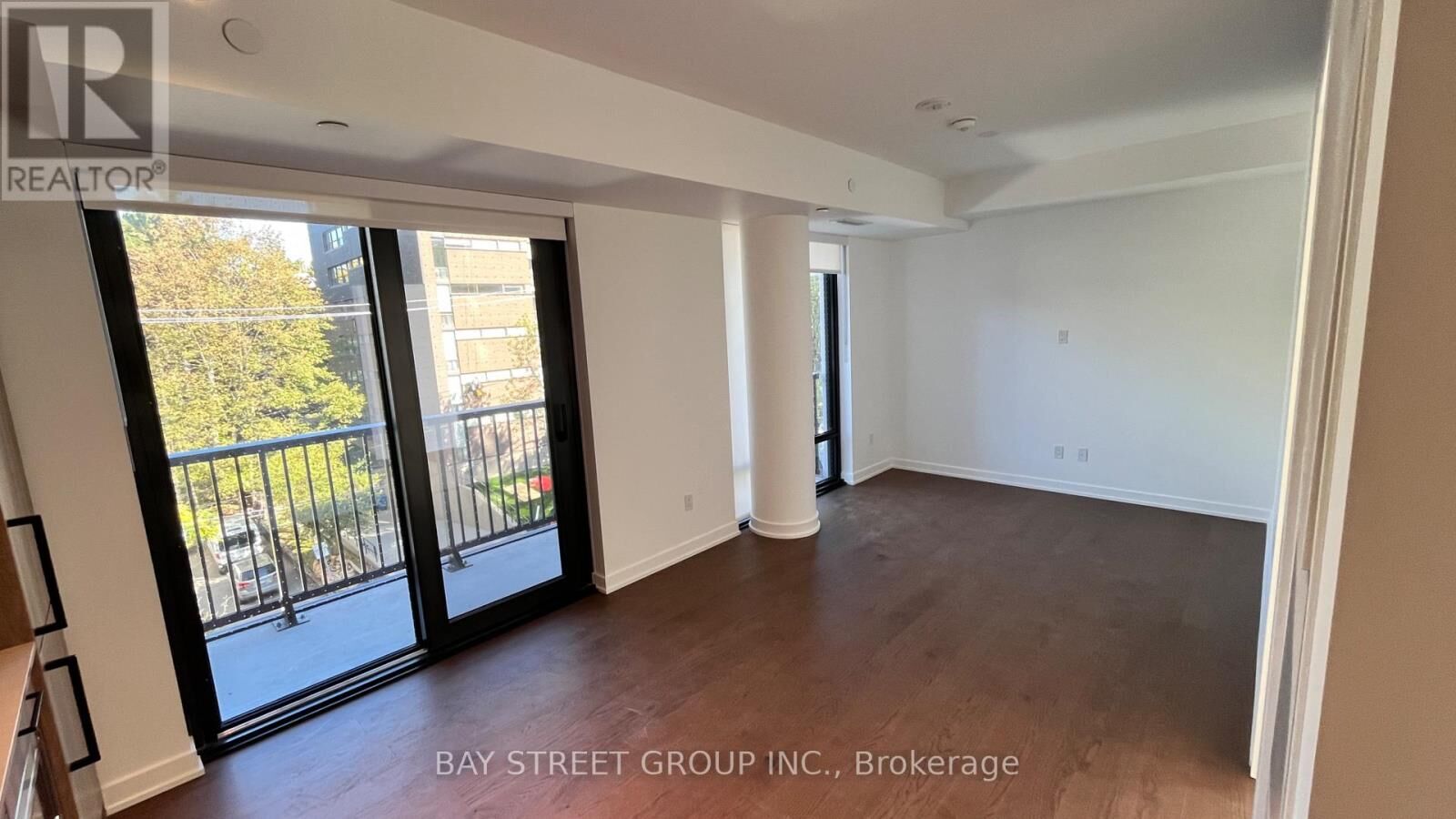Property Photo: 91 Montclair Avenue 627 ON M5P 0B1