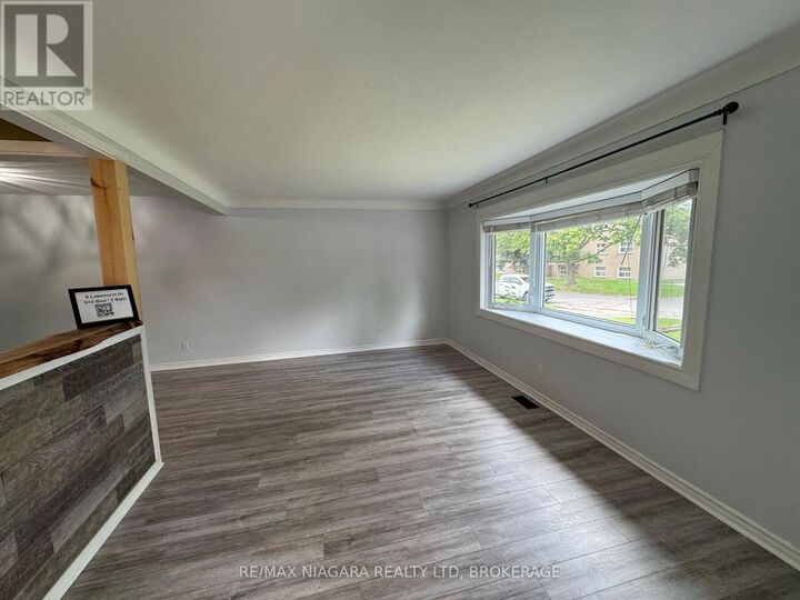 Property Photo:  8 Lakehurst Drive  ON L2N 4C2 