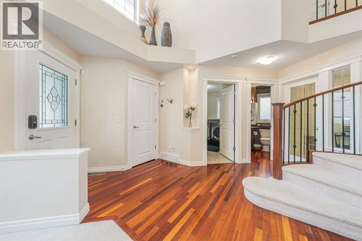Property Photo:  240 Everglade Circle Southwest  AB T2Y 4N5 