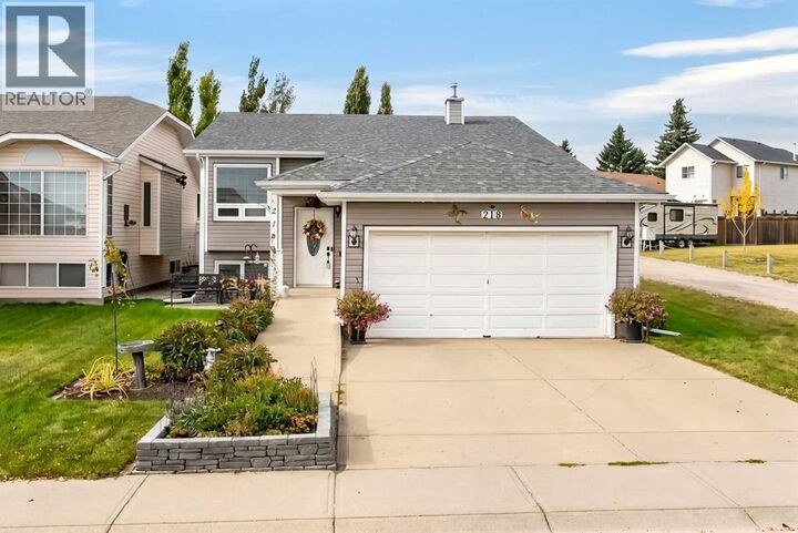 Property Photo:  218 Coventry Close Northeast  AB T3K 4A5 