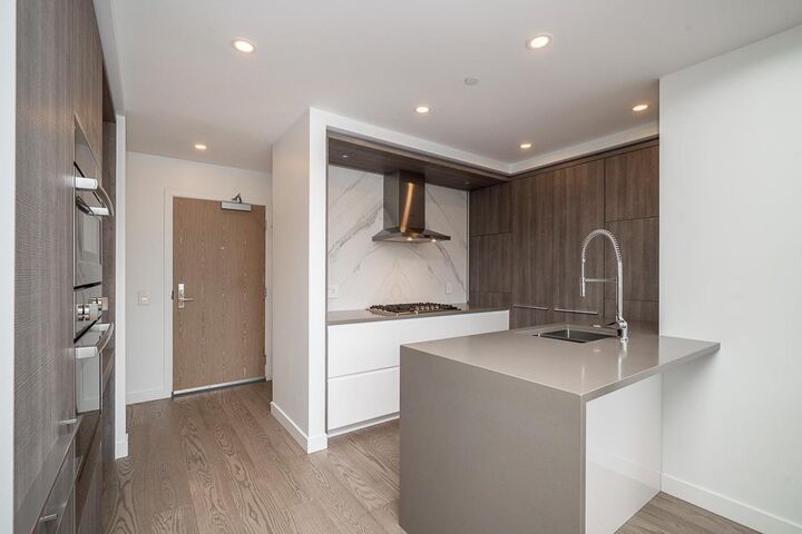 Property Photo:  1441 Johnston Road 901  BC V4B 3Z4 