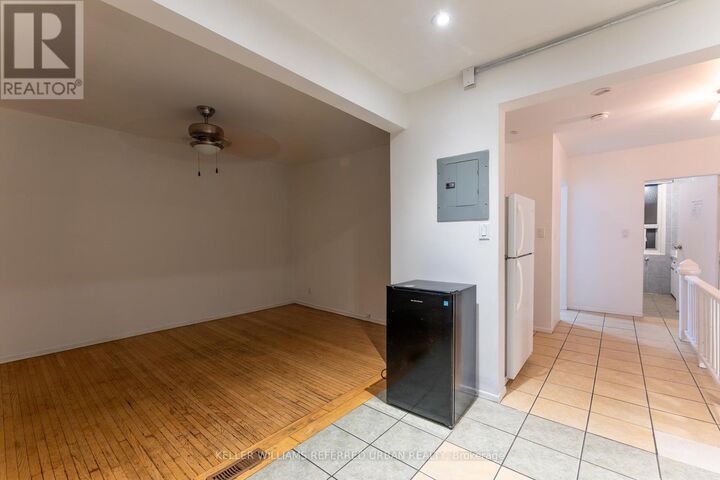 Property Photo: 716 Lansdowne Avenue Upper ON M6H 3Y8