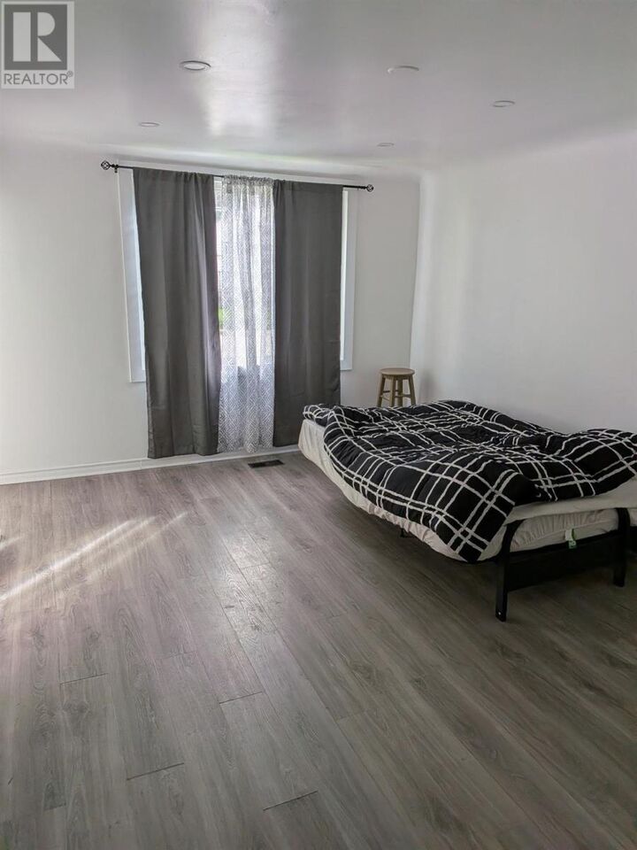 Property Photo:  441 Charles St  ON P6C 3L4 