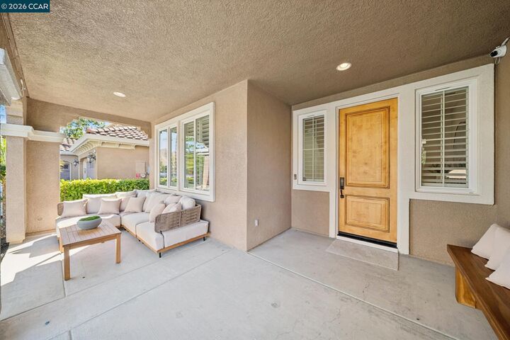 Property Photo:  884 Bandol Way  CA 94582 