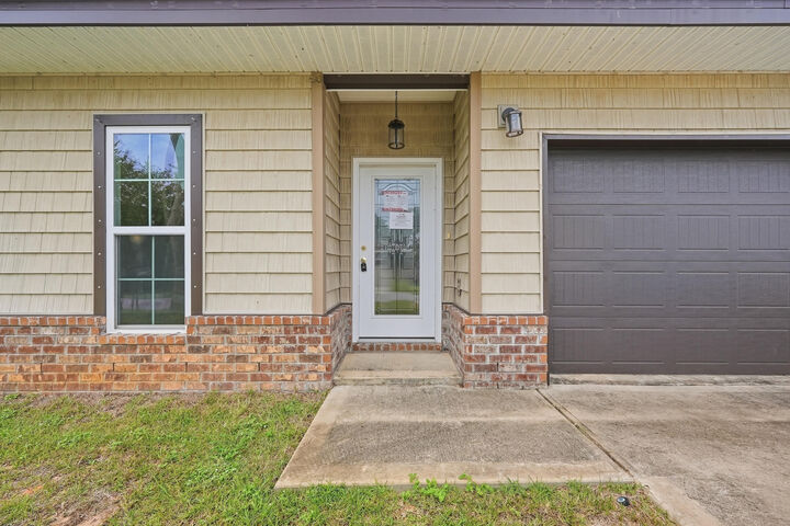 Property Photo: 2135 Nina Street FL 32566
