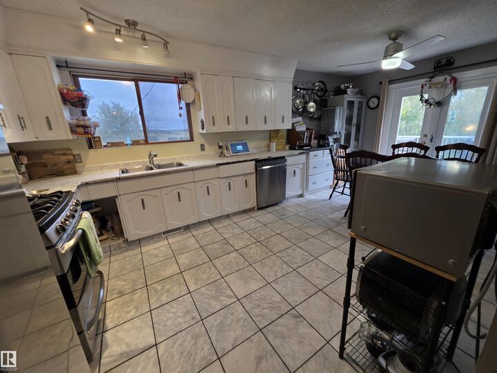 Property Photo: 53111 Rge Road 22 28 AB T7Y 2J4