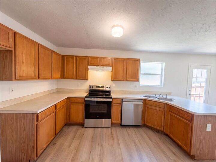 Property Photo:  807 Carlton Pointe Place  GA 30268 
