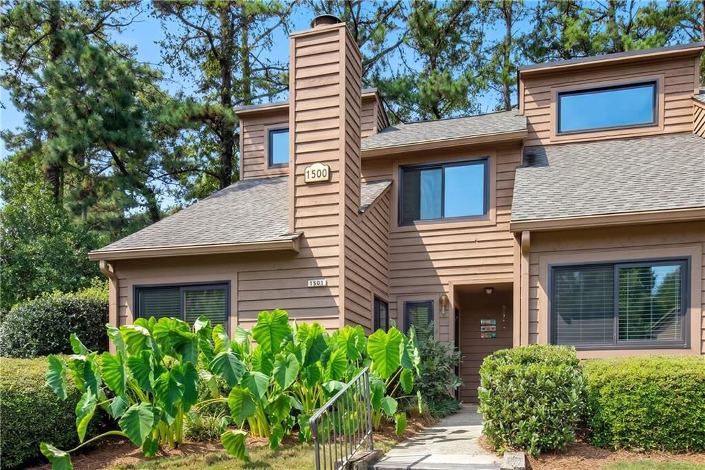 Property Photo: 1501 Parkaire Crossing GA 30068