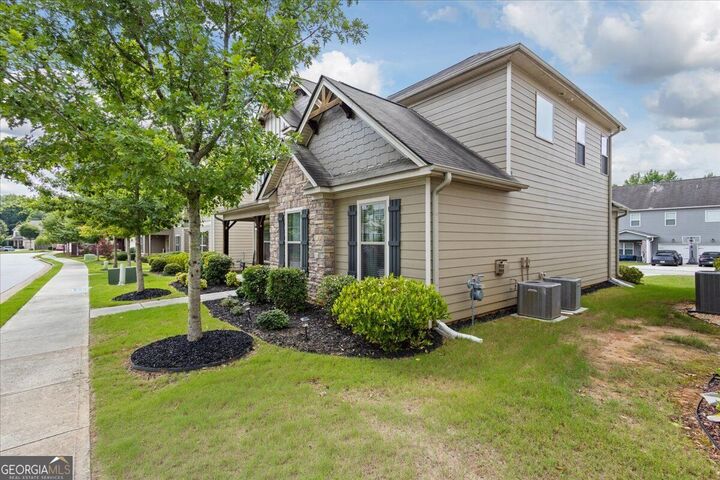 Property Photo: 4009 Glendianne Way GA 30127