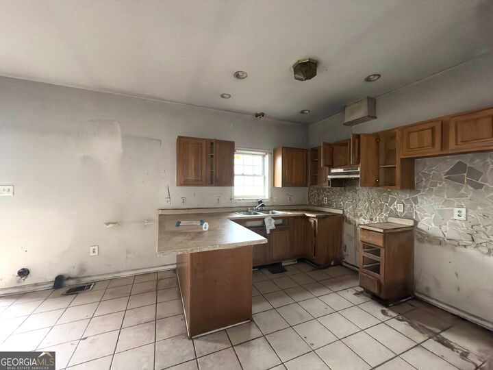 Property Photo: 822 White Street SW GA 30310