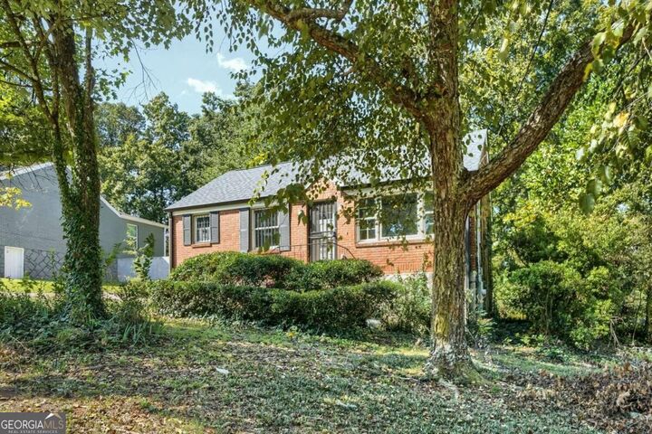 Property Photo:  1867 Glendale Drive  GA 30032 