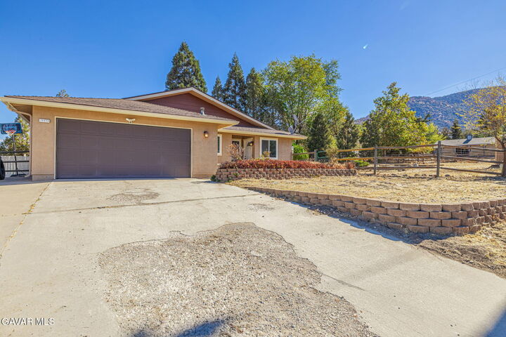 Property Photo:  18050 Bold Venture Drive  CA 93561 