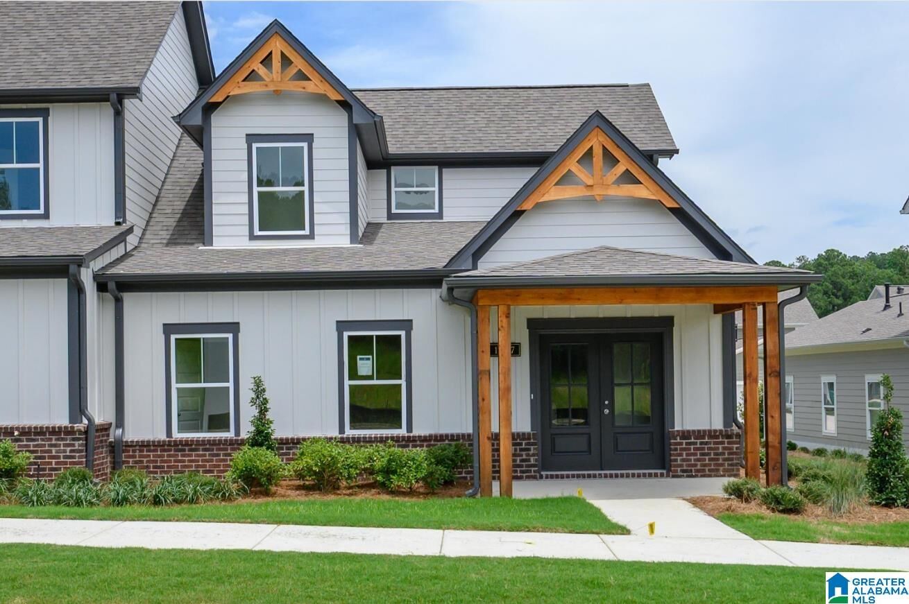 Property Photo: 1004 Grand River Boulevard AL 35094