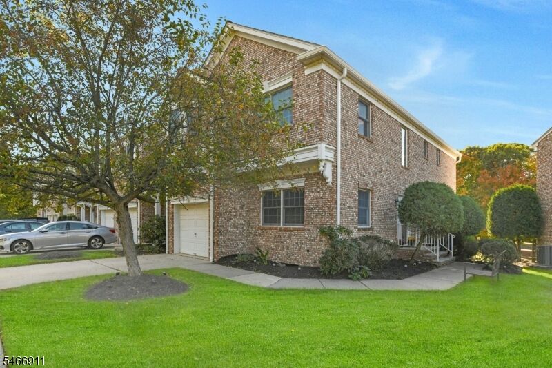 Property Photo:  25 Hidden Pond Ct  NJ 08869 