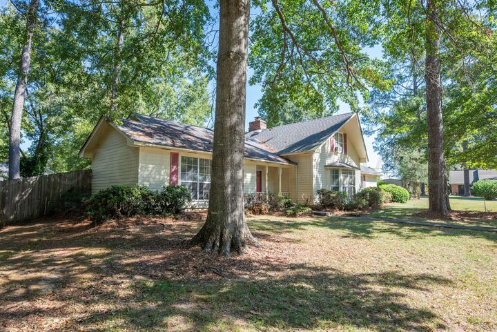 Property Photo:  200 Honeysuckle Lane  MS 39759 