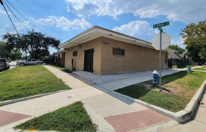 Property Photo: 7846 Dayton Street TX 77012