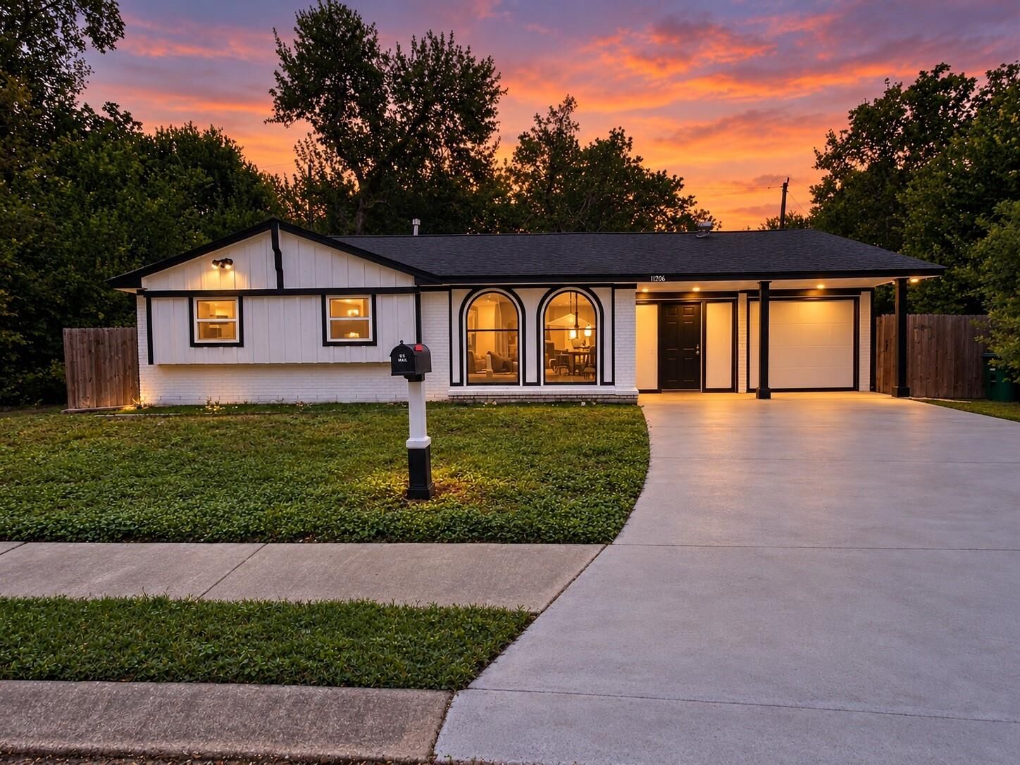 Property Photo:  11306 Sandhurst Drive  TX 77048 