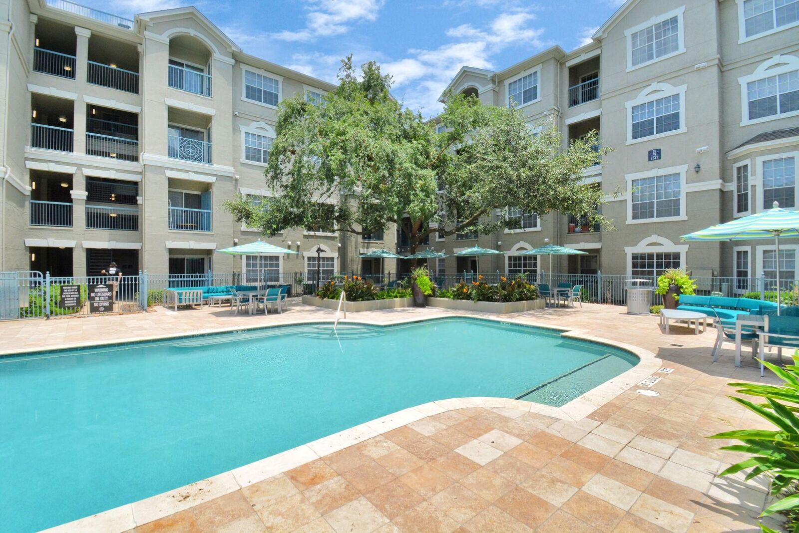 Property Photo:  2222 Maroneal Street 0346  TX 77030 