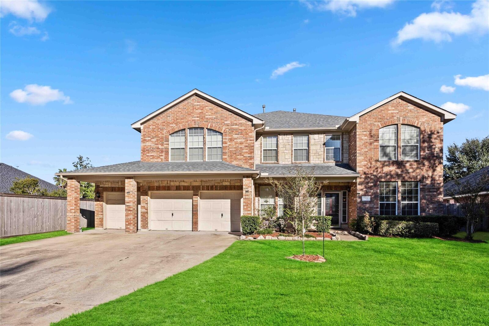 Property Photo: 2401 Sail Port Street TX 77584