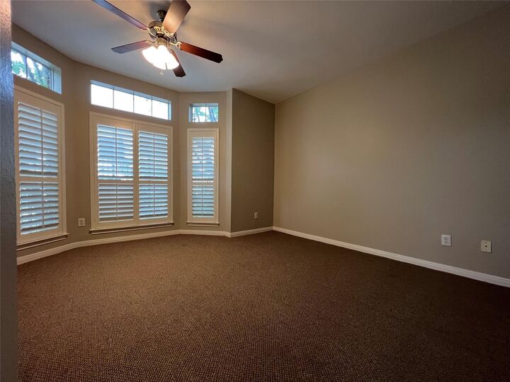 Property Photo: 1323 Oneil Street TX 77019