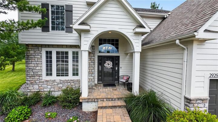 Property Photo: 2929 SW Lewis Circle MO 64081