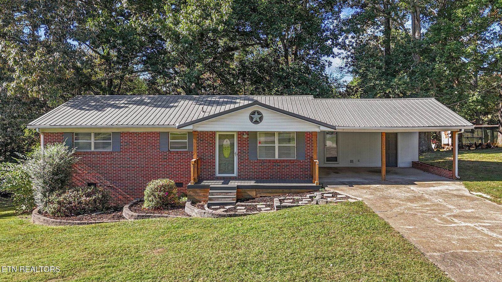 Property Photo:  203 County Road 142  TN 37370 