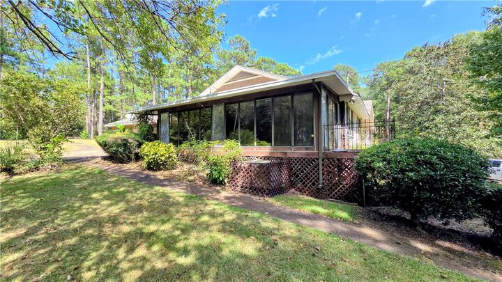 Property Photo:  1001 E Lakeshore Drive  AL 36083 