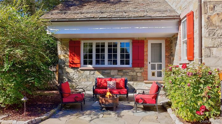 Property Photo:  102 Pleasant Hill Road  NY 12553 