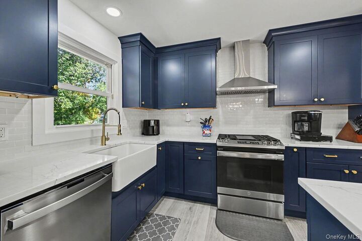 Property Photo:  14 Tor Road  NY 12590 