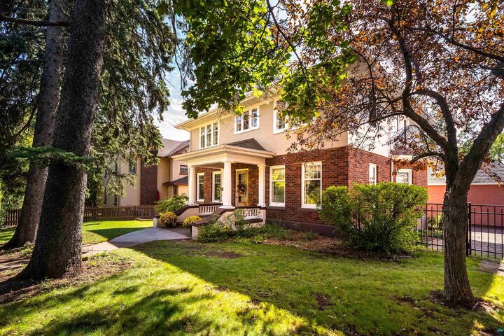 Property Photo:  211 N 24th Ave E  MN 55812 